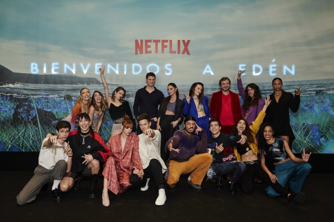 Series: &#039;Bienvenidos a Edén&#039; se prepara para enganchar en Netflix: jóvenes influencers, una isla desierta y un tráiler que te deja sin aliento