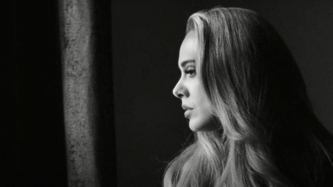 Música: Adele regresa con el lanzamiento de su nuevo single y videoclip &quot;Easy on me&quot;